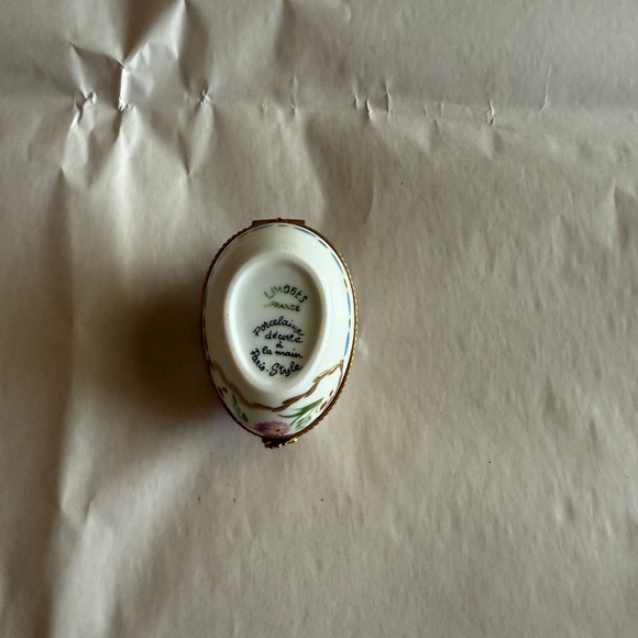 Limoges France Hand Painted Porcelain Trinket Egg Box - Picture 8 of 8